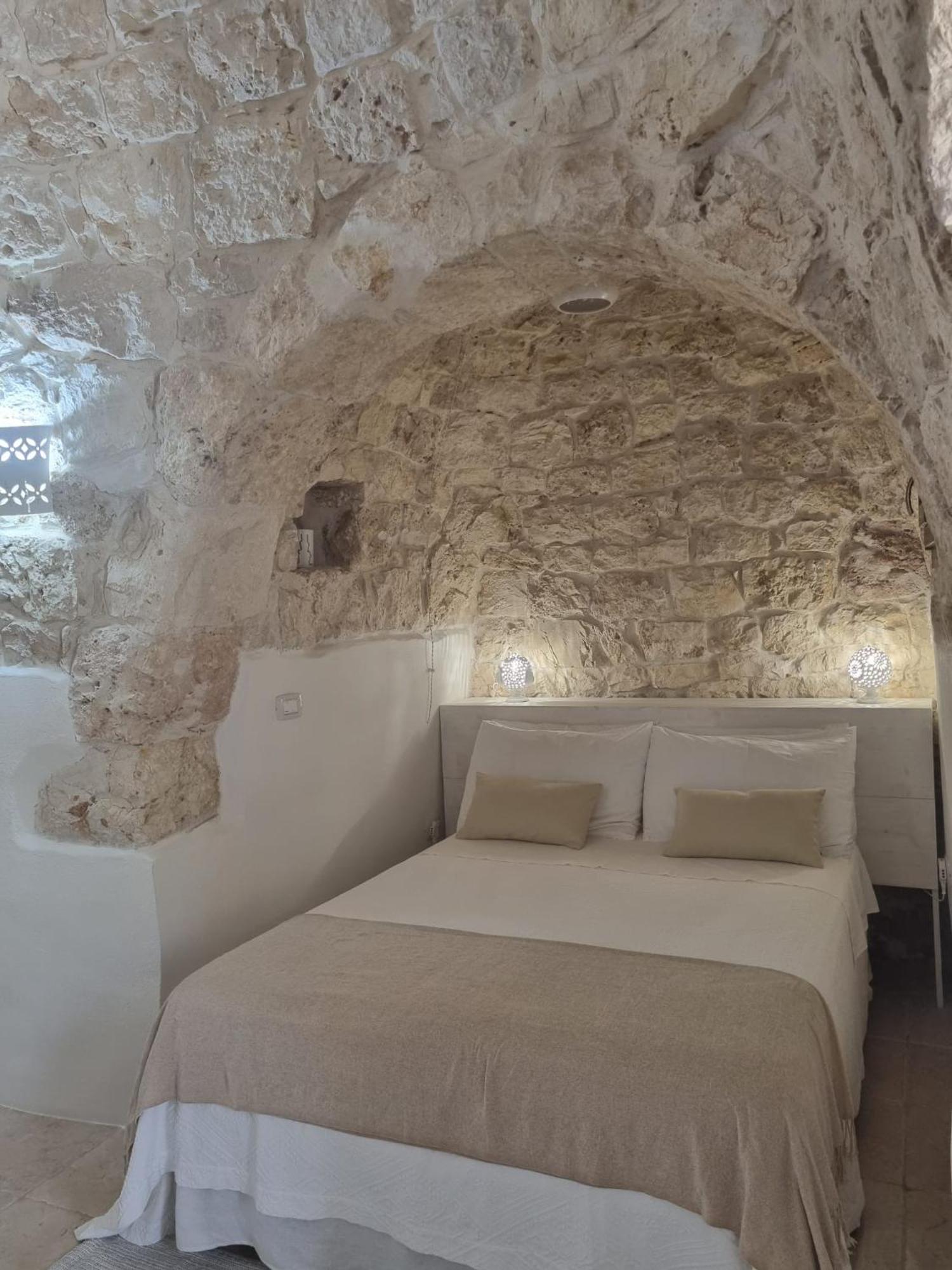Trulli Di Spinaruta Bed & Breakfast กร็อตตาเย ภายนอก รูปภาพ